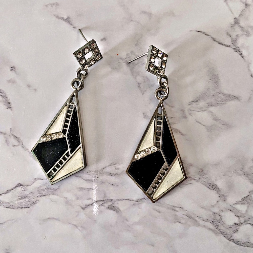 Triangle dangling earrings silver and black